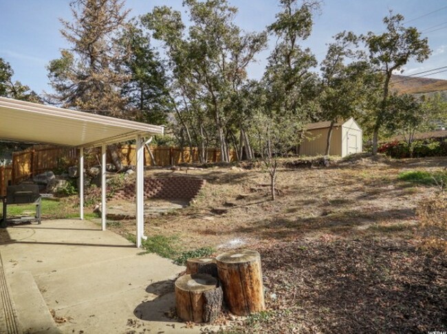 Building Photo - 4250 Edgehill Dr