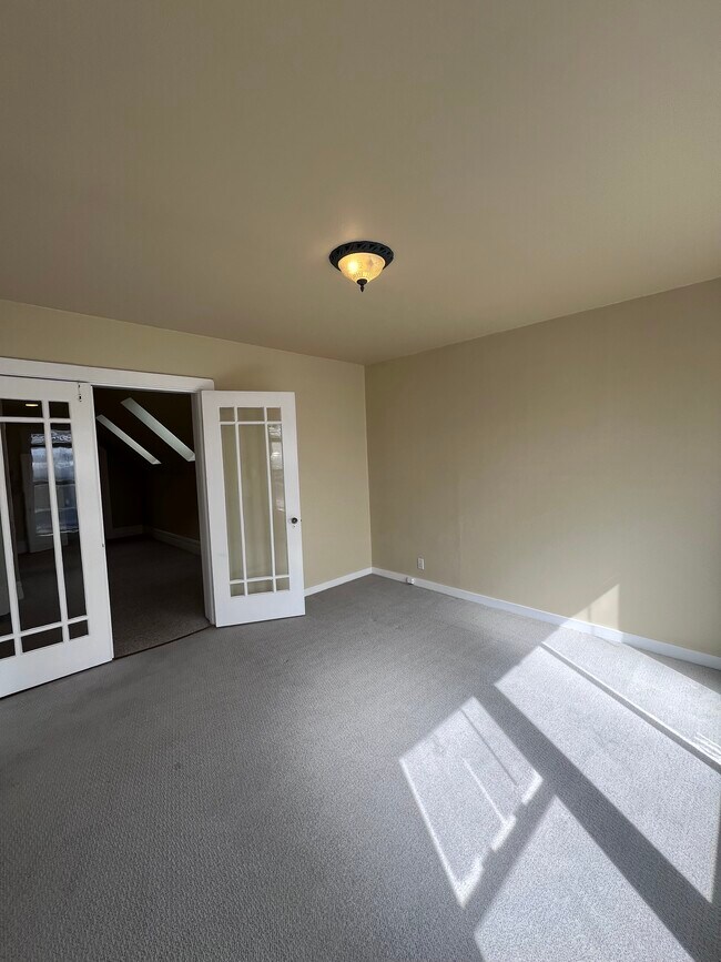 Building Photo - 808 A St