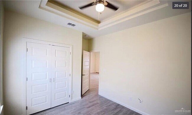 Building Photo - 1702 W Garrison Dr