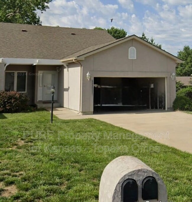 Building Photo - 4335 NW 53rd Terrace