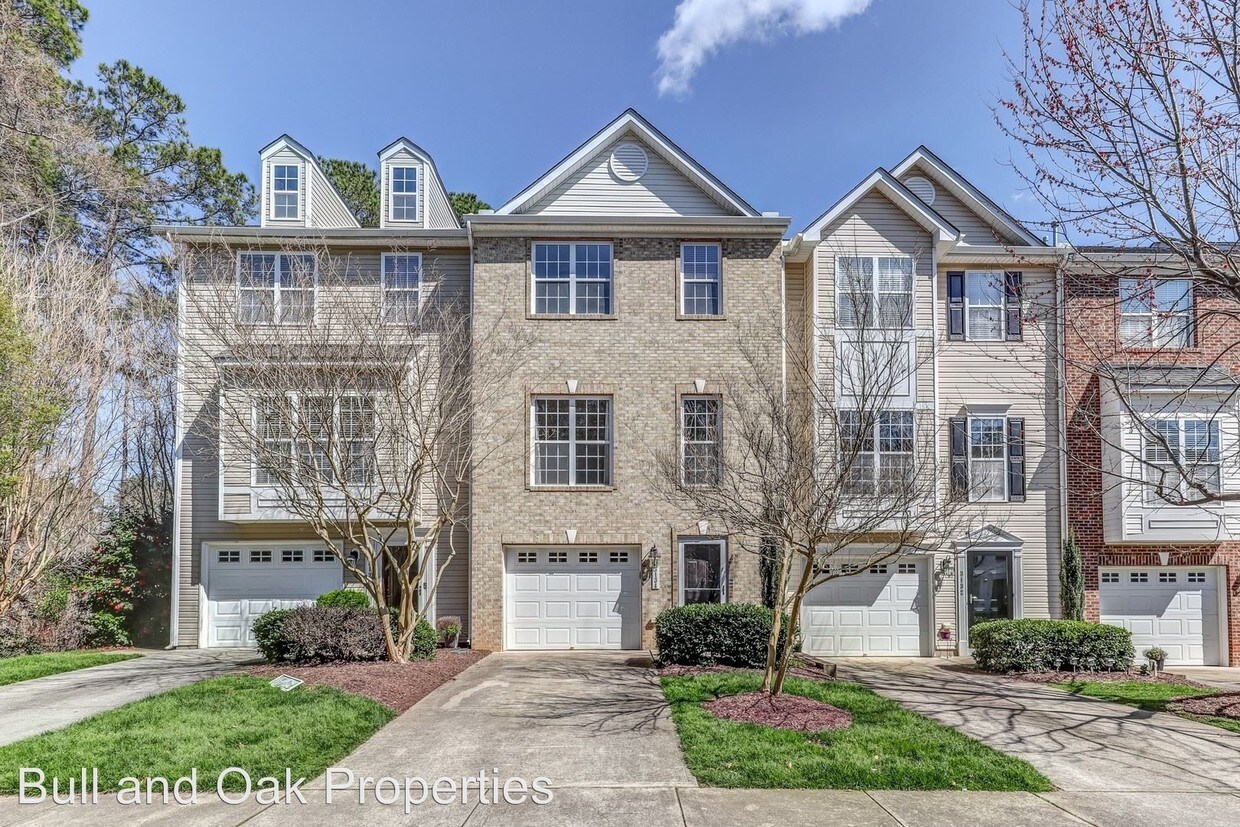 3 br, 2.5 bath House 3134 Winding Waters House for Rent in Raleigh