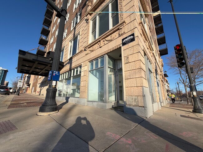 Foto del edificio - 10 N Sheridan Rd.