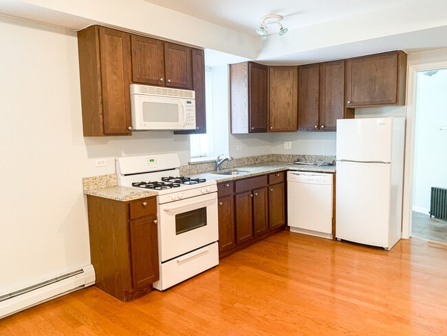 Building Photo - 543 W Fullerton Pkwy