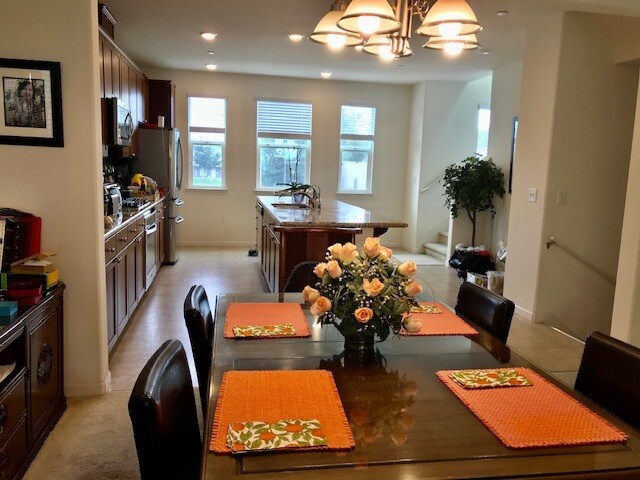 Foto del edificio - 939 Phelan Ave