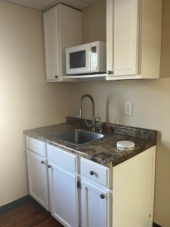 Foto del edificio - 311 N 3rd Ave