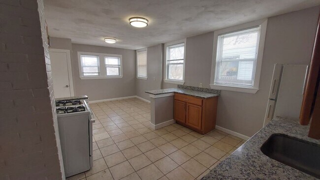 Building Photo - 41 Armandine St