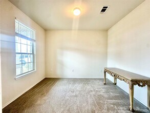 Building Photo - 14614 Sierra Garden Dr