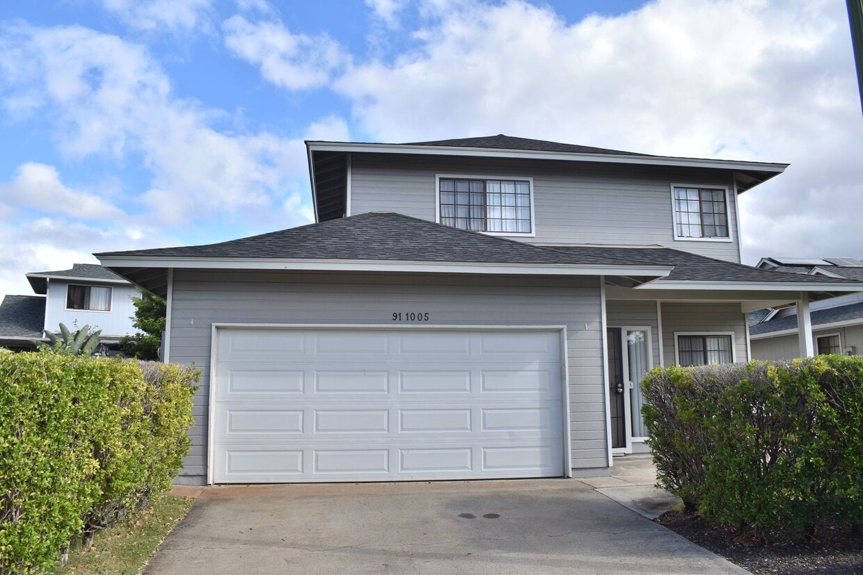 Primary Photo - 3/2.5 West Loch Estates Single Family Home