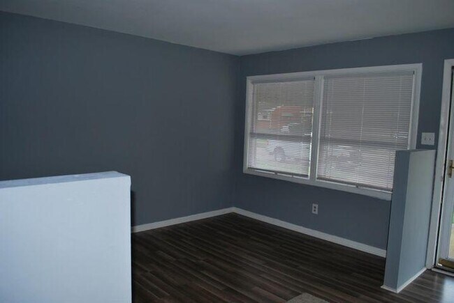 Building Photo - 948 Waverly Dr