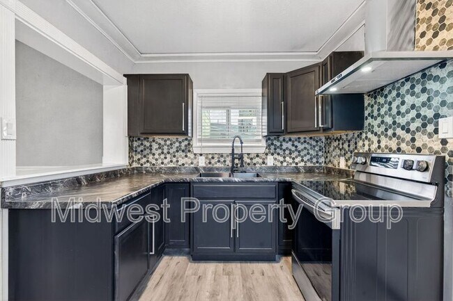 Foto del edificio - 6619 Etzel Ave