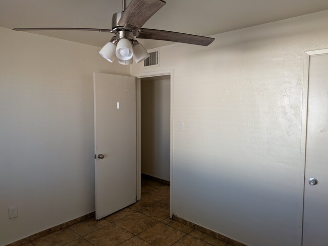 Foto del edificio - 3652 W Vernon Ave