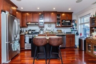 Foto del edificio - 632 E Broadway