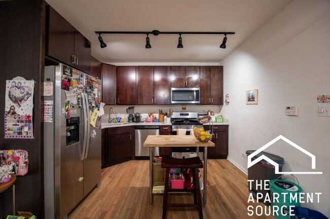 Building Photo - 4 bedroom in Chicago IL 60642