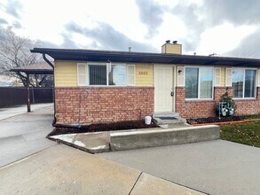 Building Photo - 2803 2795 S