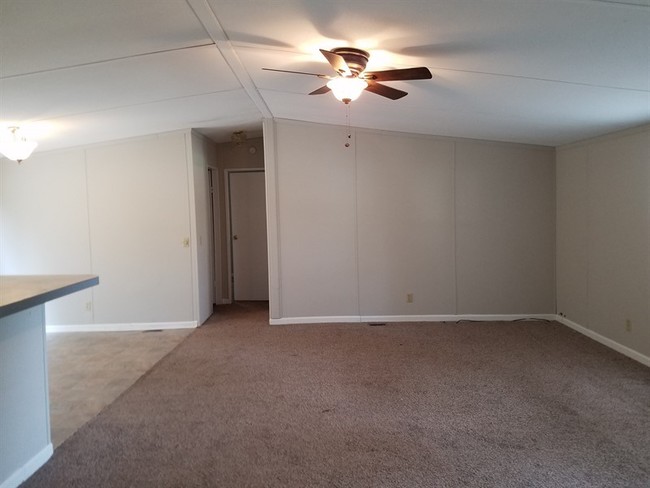 Building Photo - 3 BR/ 2 BA Double Wide in Greer