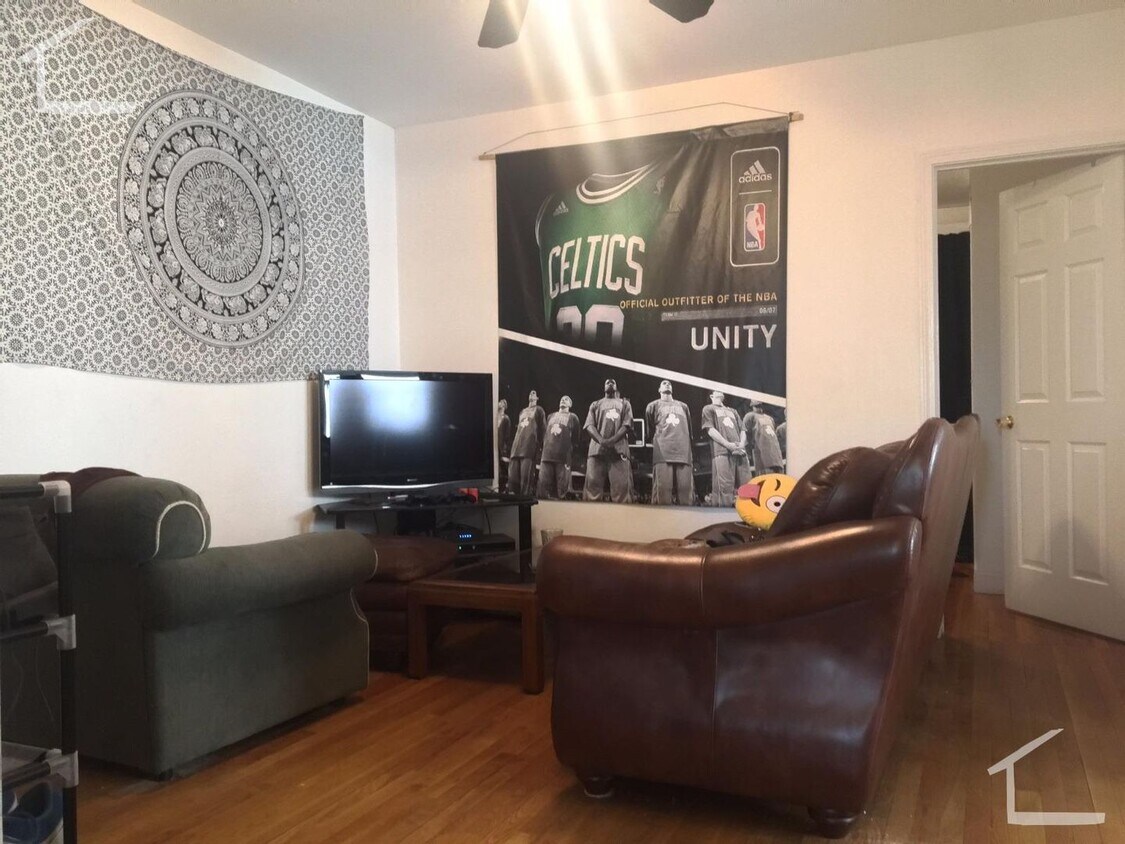 Primary Photo - HOT BRIGHTON LISTING!!!!