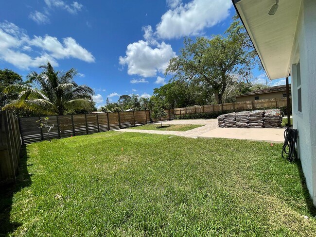 Foto del edificio - 1564 SW 28th Terrace