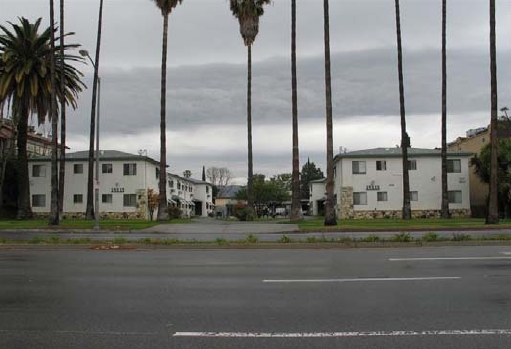 Foto del edificio - 19515-19519 Sherman Way