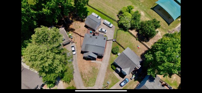 Building Photo - 4512 Emmit Dr