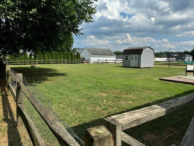 Foto del edificio - 15 Govan Ave