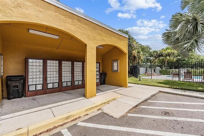 Foto del edificio - 1404 Costa Mesa Dr