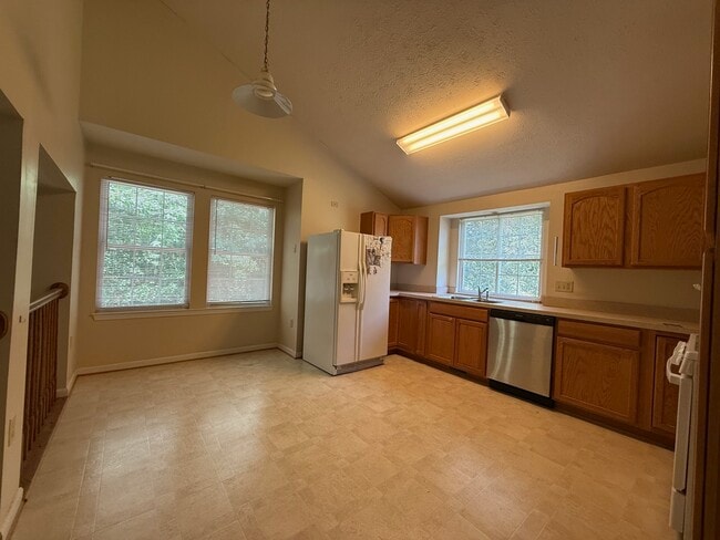 Building Photo - 45586 Curley Ct