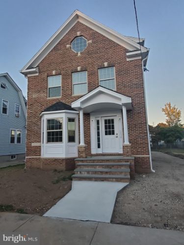 Primary Photo - 1326 Chambers St