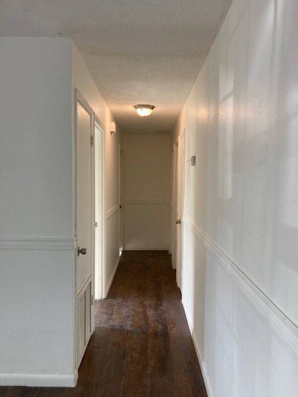Building Photo - 6733 Lodge Ave