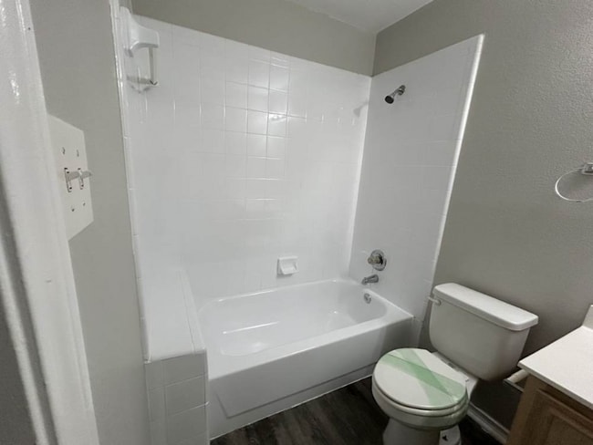 Foto del edificio - 2801 St Martin Dr