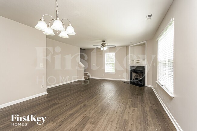 Foto del edificio - 612 Brassfield Dr