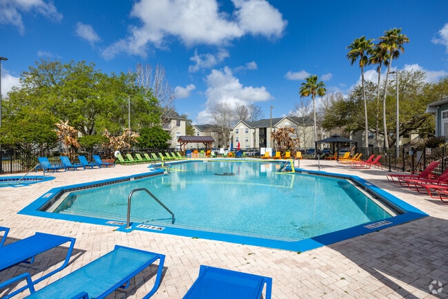 Pool - Pointe at Central