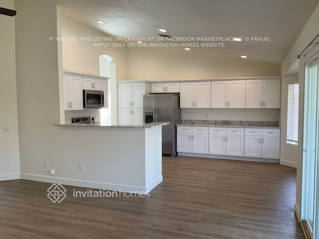 Building Photo - 8329 W Dreyfus Dr