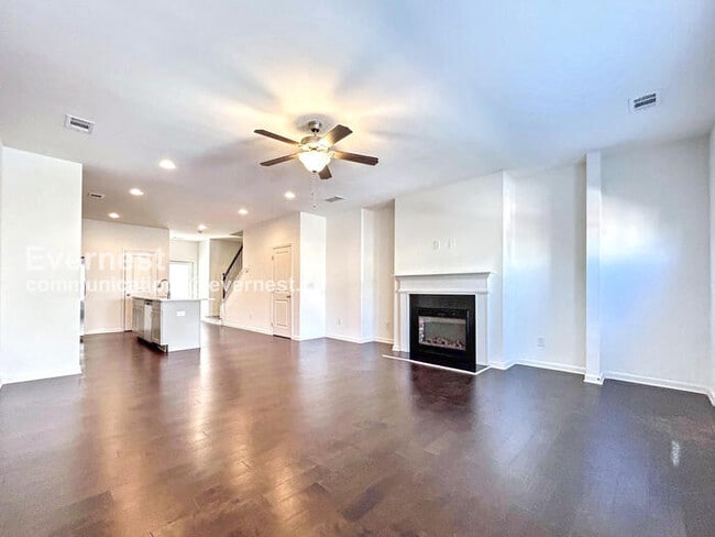 Building Photo - 911 Ambient Way