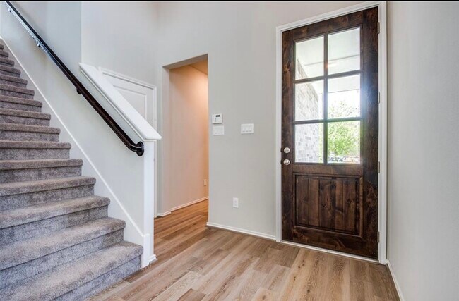 Foto del edificio - 523 Timber Voyage Ct