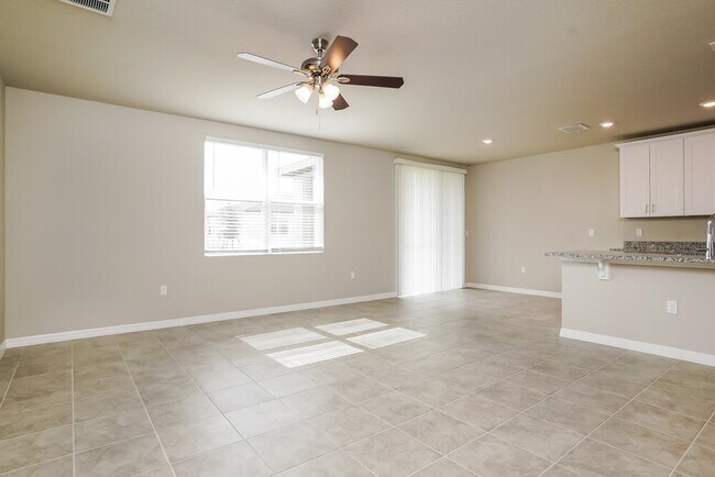 Building Photo - 5284 Sanders Oak Trl