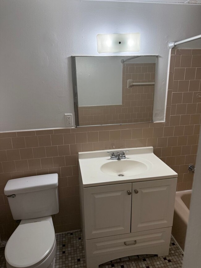 Building Photo - Rarely Available Studio