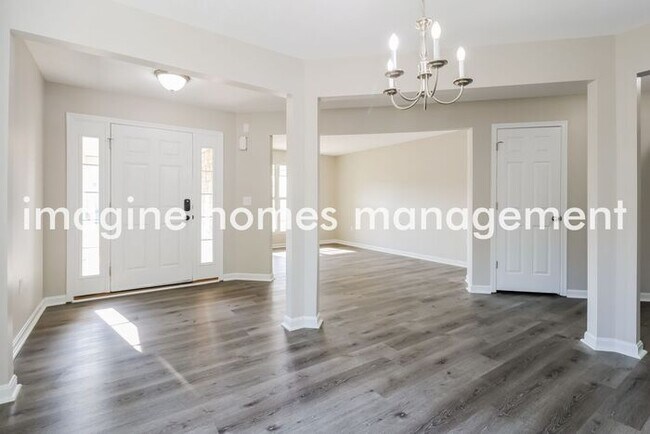 Building Photo - Large 4 Bedroom Single Family Home in Amelia!