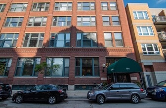 Building Photo - 801 S Wells St