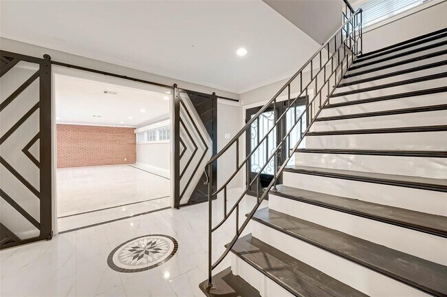 Foto del edificio - 2509 Maroneal St
