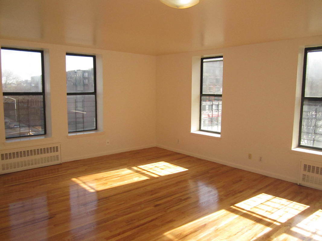 Primary Photo - 101 W 130th St