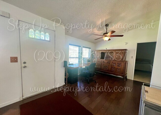 Foto del edificio - Charming 3 Bedroom Willow Springs Retreat Near Lake, Park & Clubhouse with Solar!