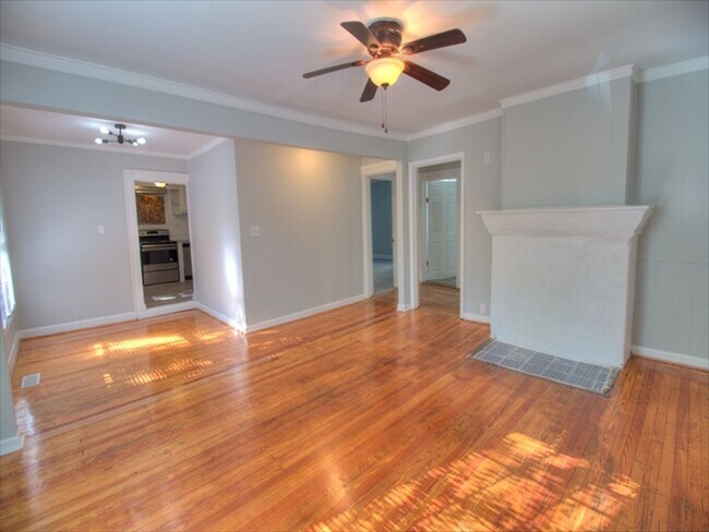 Foto del edificio - Recently Updated 3 Bedroom 2 Bath Home in ...