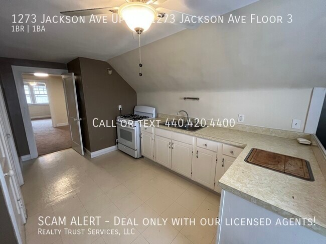 Building Photo - Cosy 1 bed 1 bath loft in the heart of Lak...