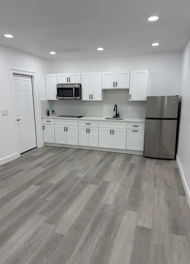 Building Photo - 1511 Grayson Dr