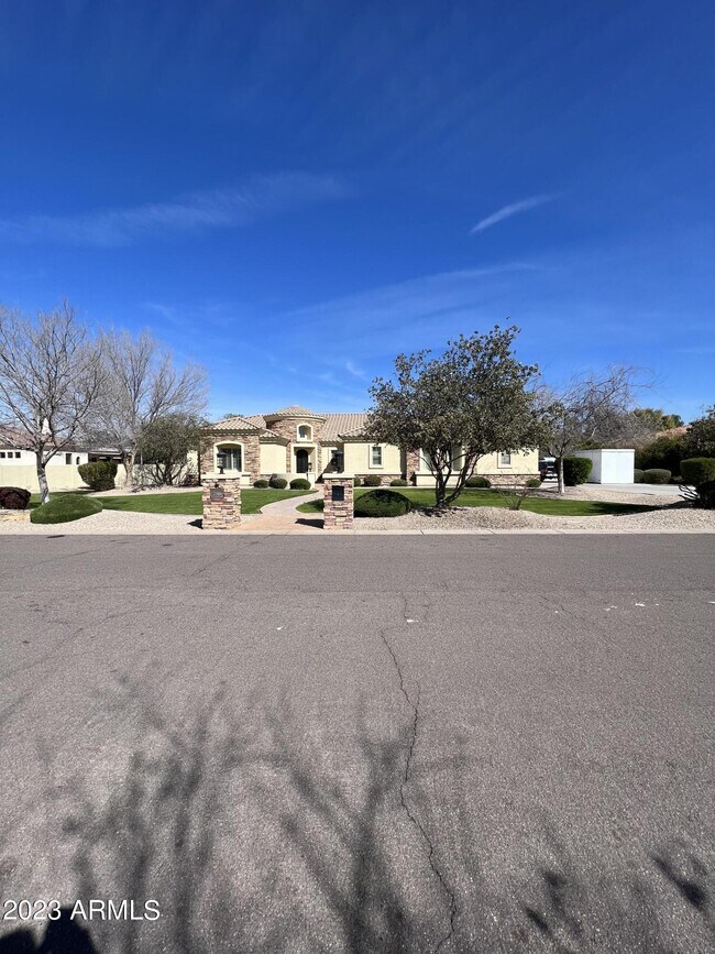 Building Photo - 2746 E Haymore Ct