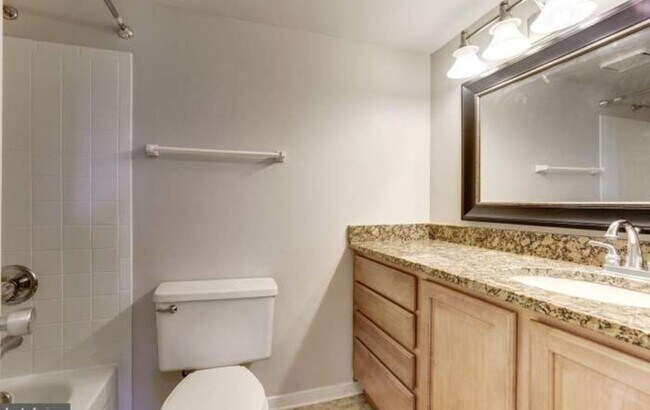 Master bathroom - 5120 Maris Ave