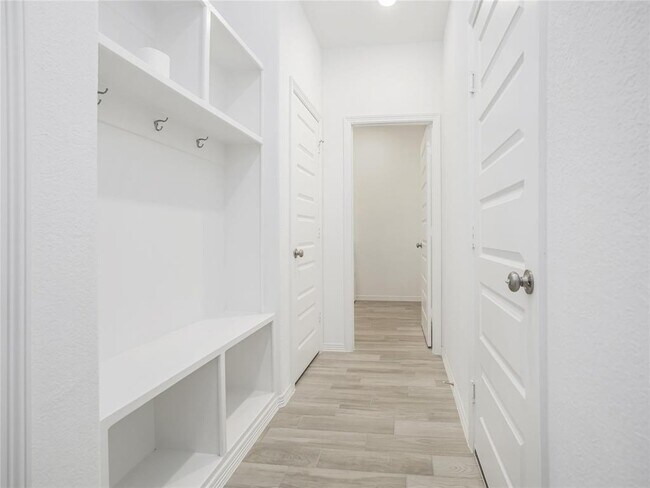 Building Photo - 23131 Forebear