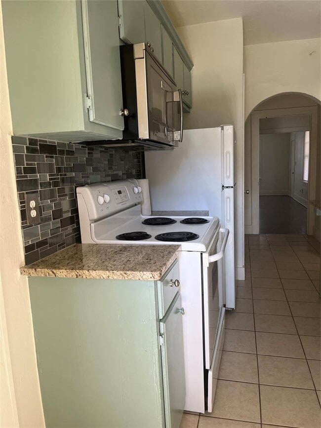 Building Photo - 1508 NW 18th St