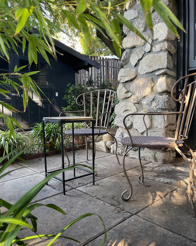 Foto del edificio - 3355 Reta St