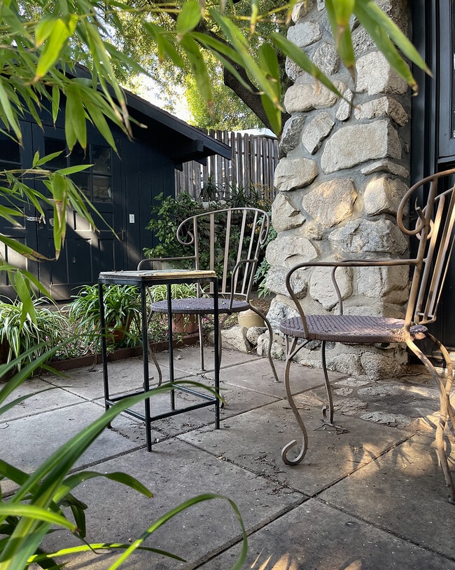 Building Photo - 3355 Reta St